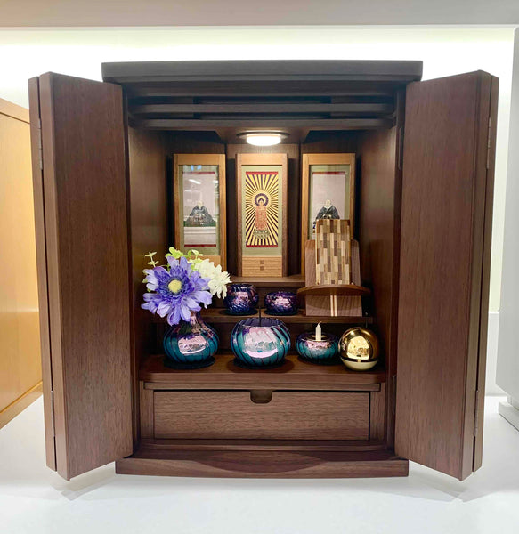 コンパクトでお部屋に馴染むお仏壇『カーム　ダーク』